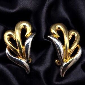 Vintage Clip On Earrings Ornate Two Tone Double Scallop Heart Comfort Lever Back